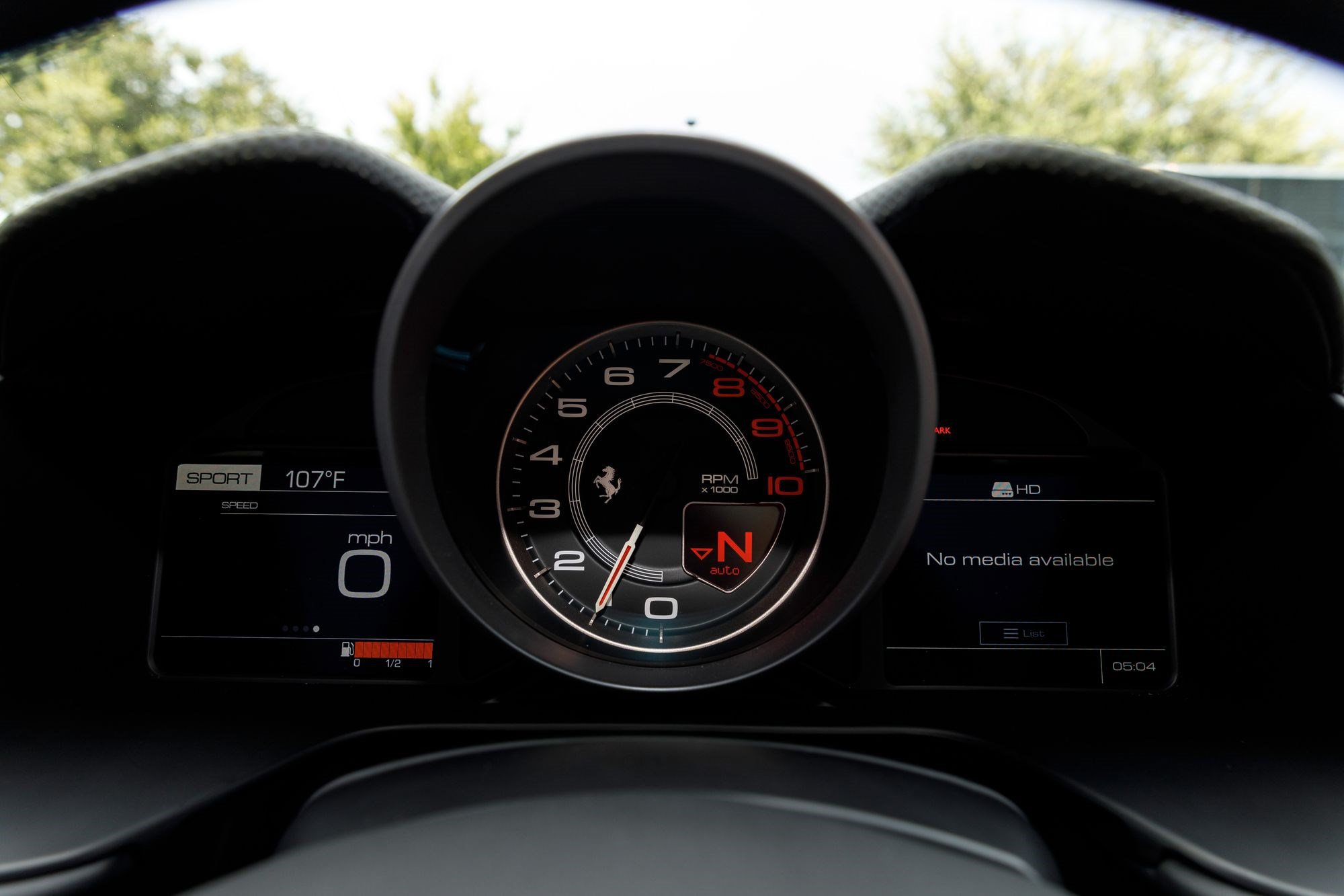 Used 2019 Ferrari Portofino RWD image 34