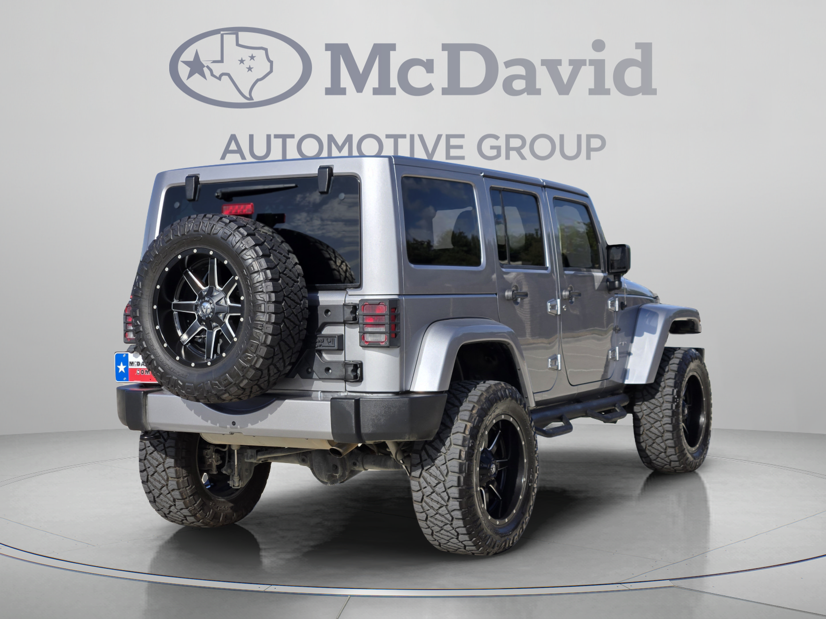 Used 2017 Jeep Wrangler Unlimited Sahara w/ Connectivity Group AWD/4WD image 6