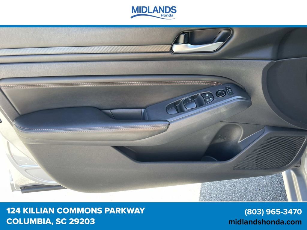 Used 2022 Nissan Altima 2.5 SR FWD image 12