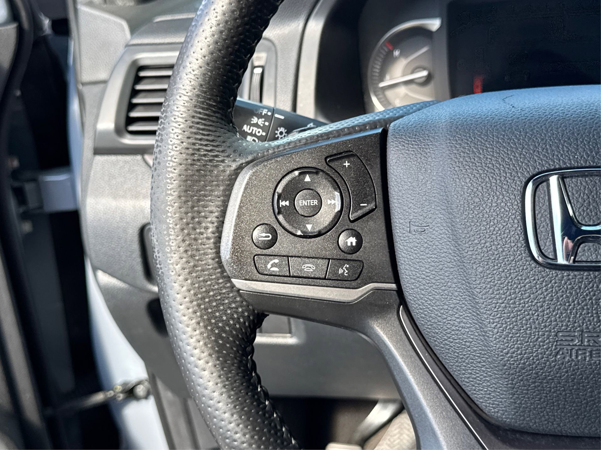 Used 2023 Honda Passport EX-L image 32