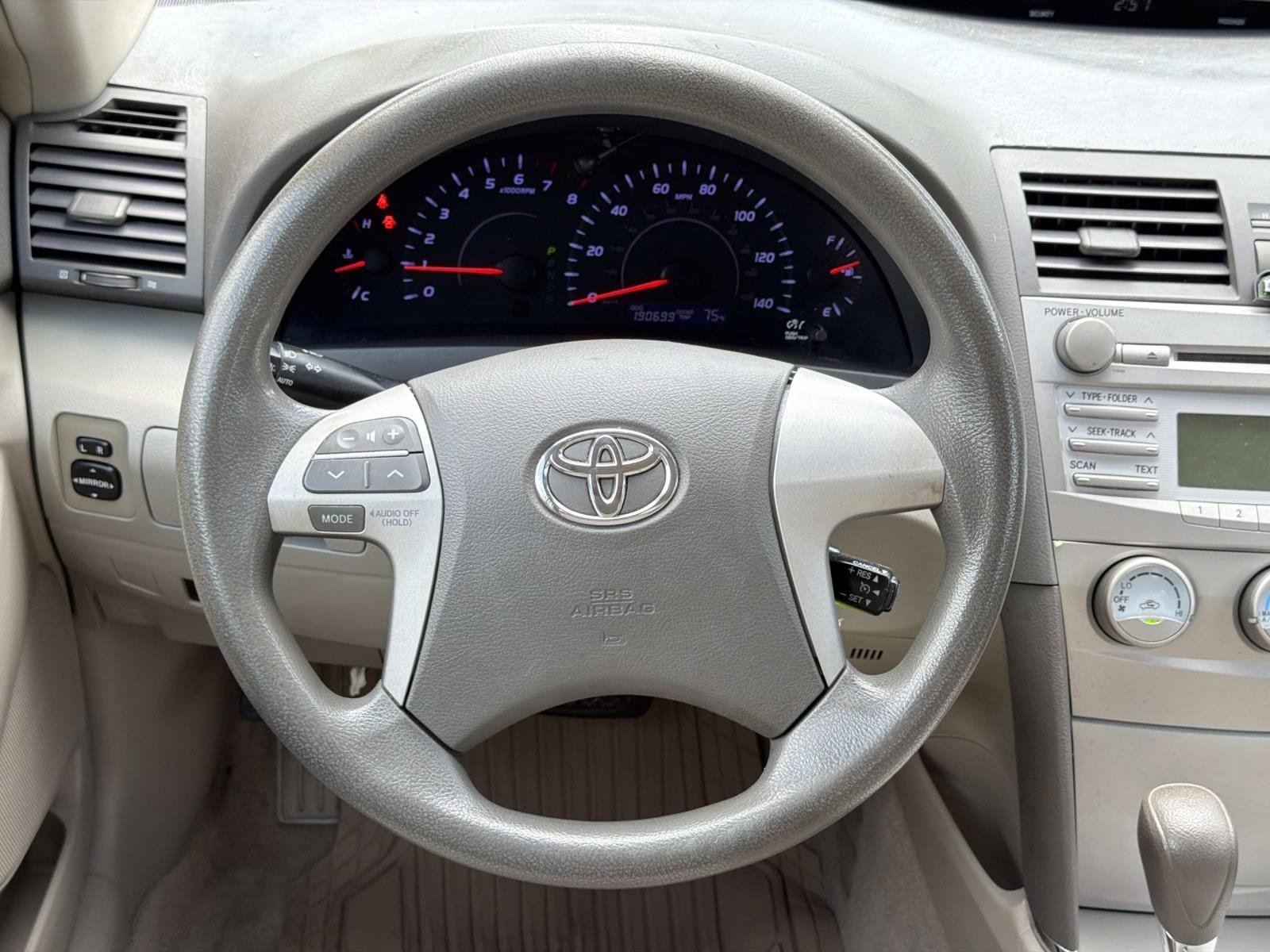 Used 2010 Toyota Camry LE FWD image 24