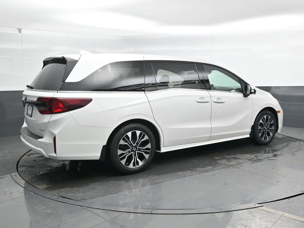 Used 2025 Honda Odyssey Elite image 2