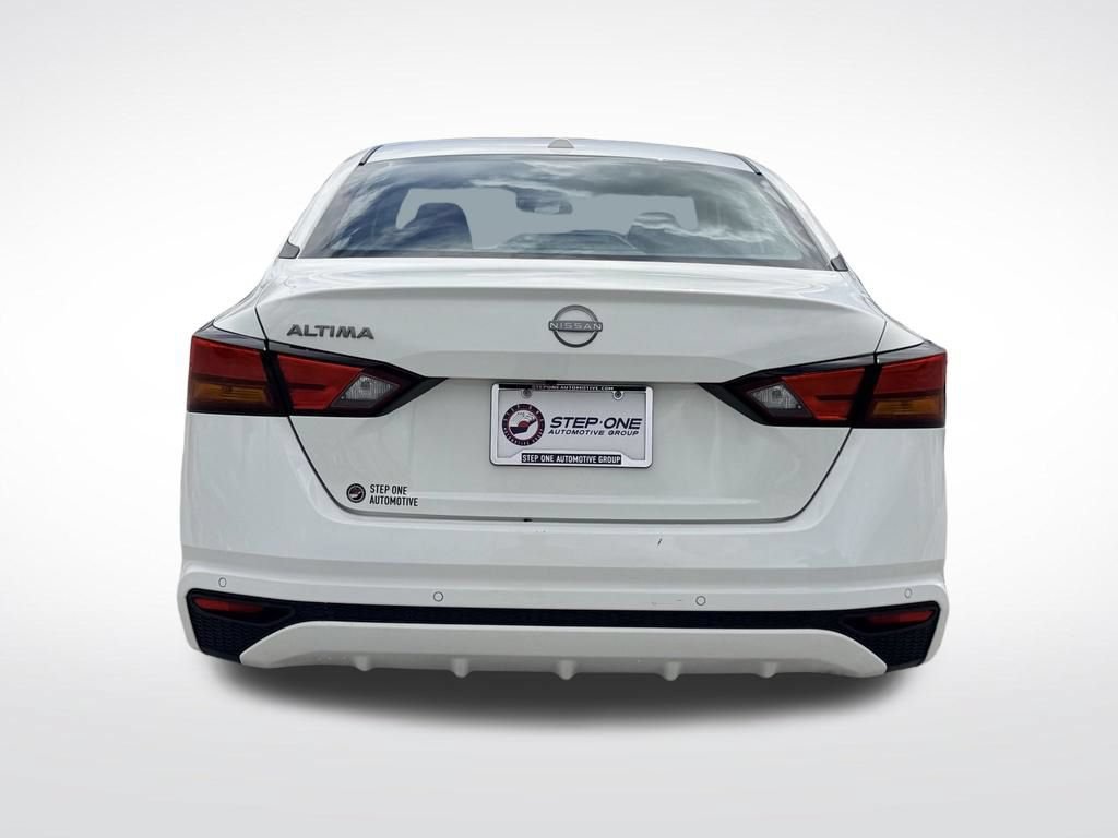 Used 2025 Nissan Altima 2.5 SV FWD image 5