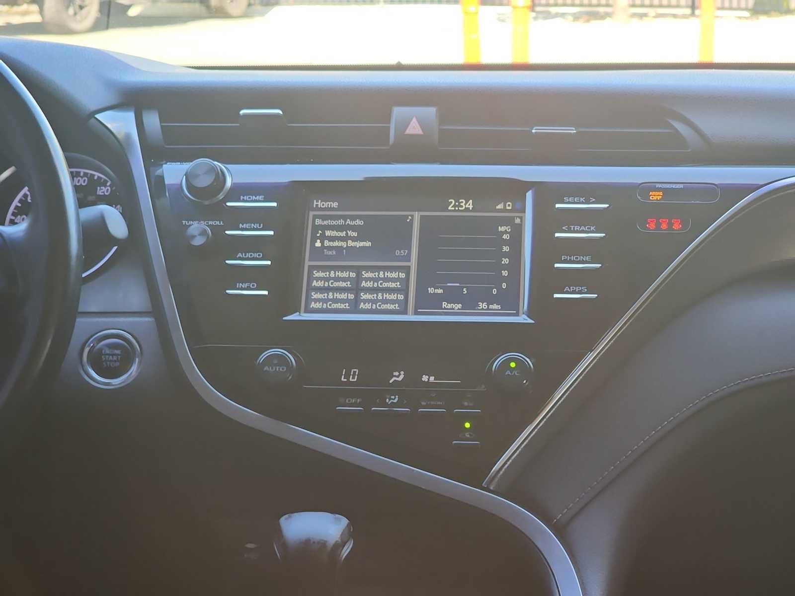 Used 2018 Toyota Camry SE w/ Moonroof Package FWD image 25