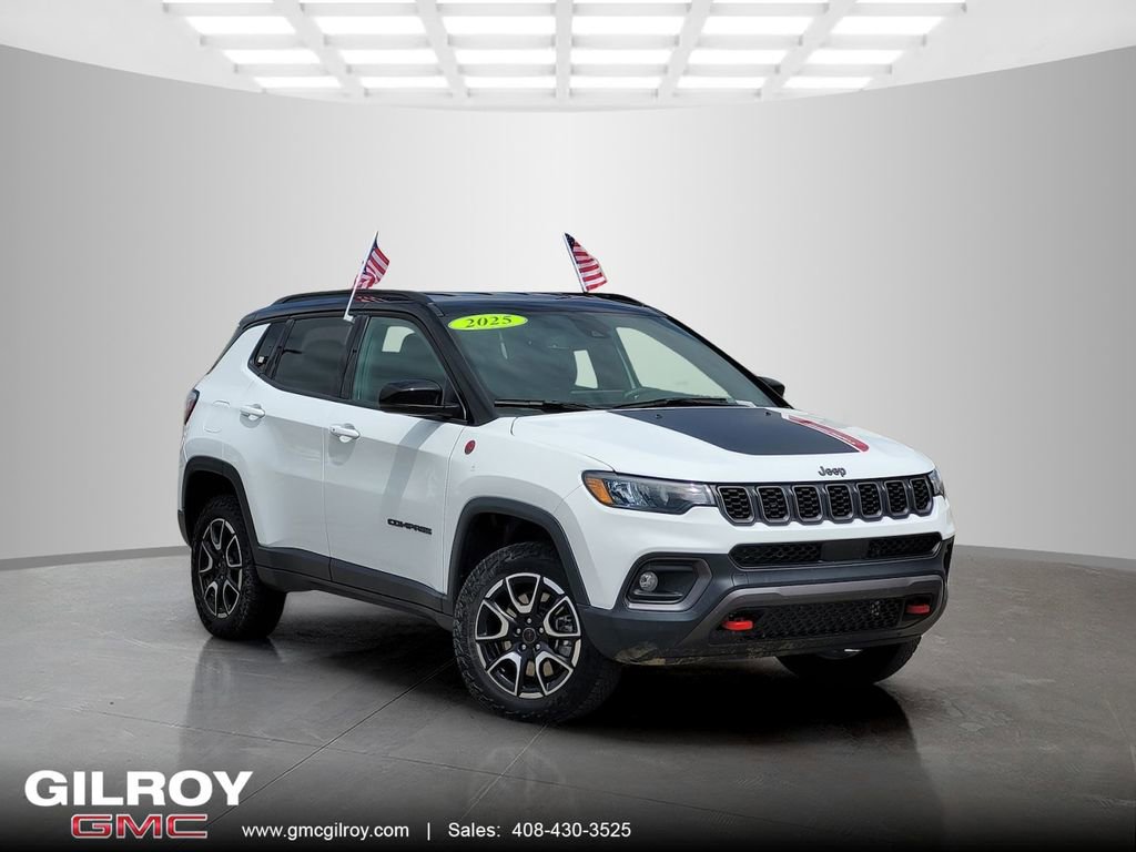 Used 2025 Jeep Compass Trailhawk image 1