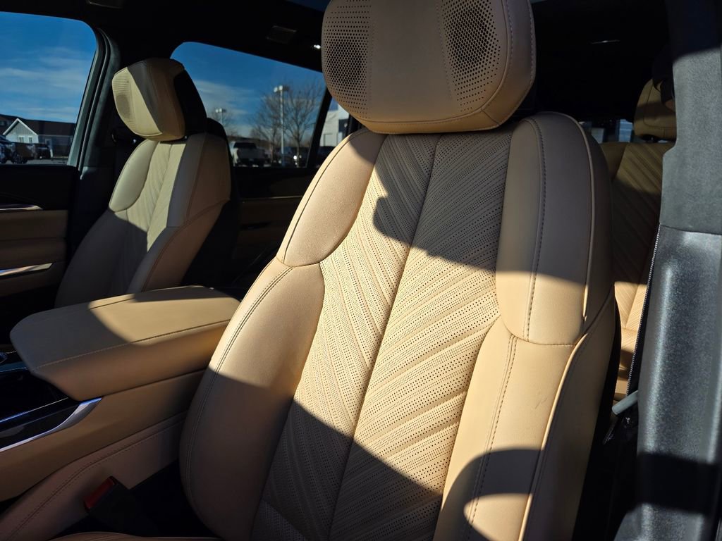 New 2025 Cadillac Escalade IQ Luxury 2 w/ LPO, Etrunk Organizer Package image 16