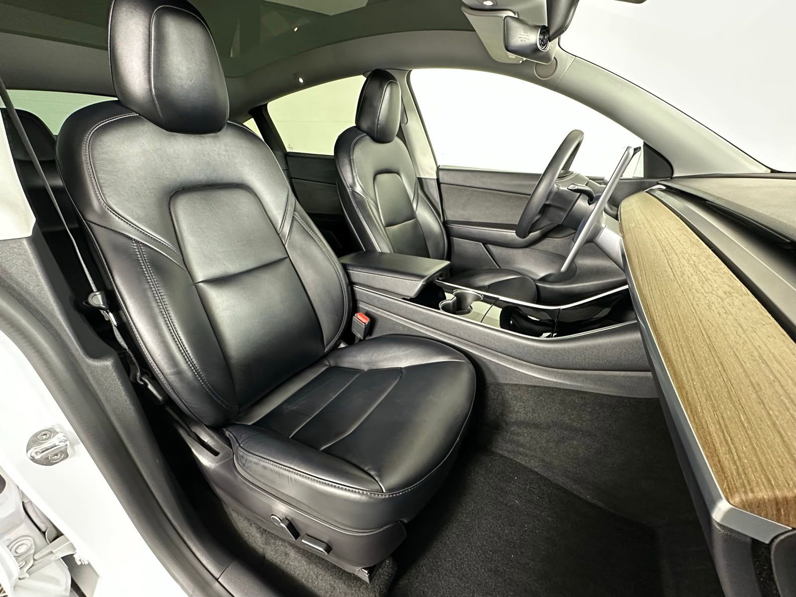 Used 2021 Tesla Model Y Long Range image 9