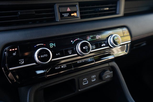 Certified 2024 Honda Pilot Sport image 25