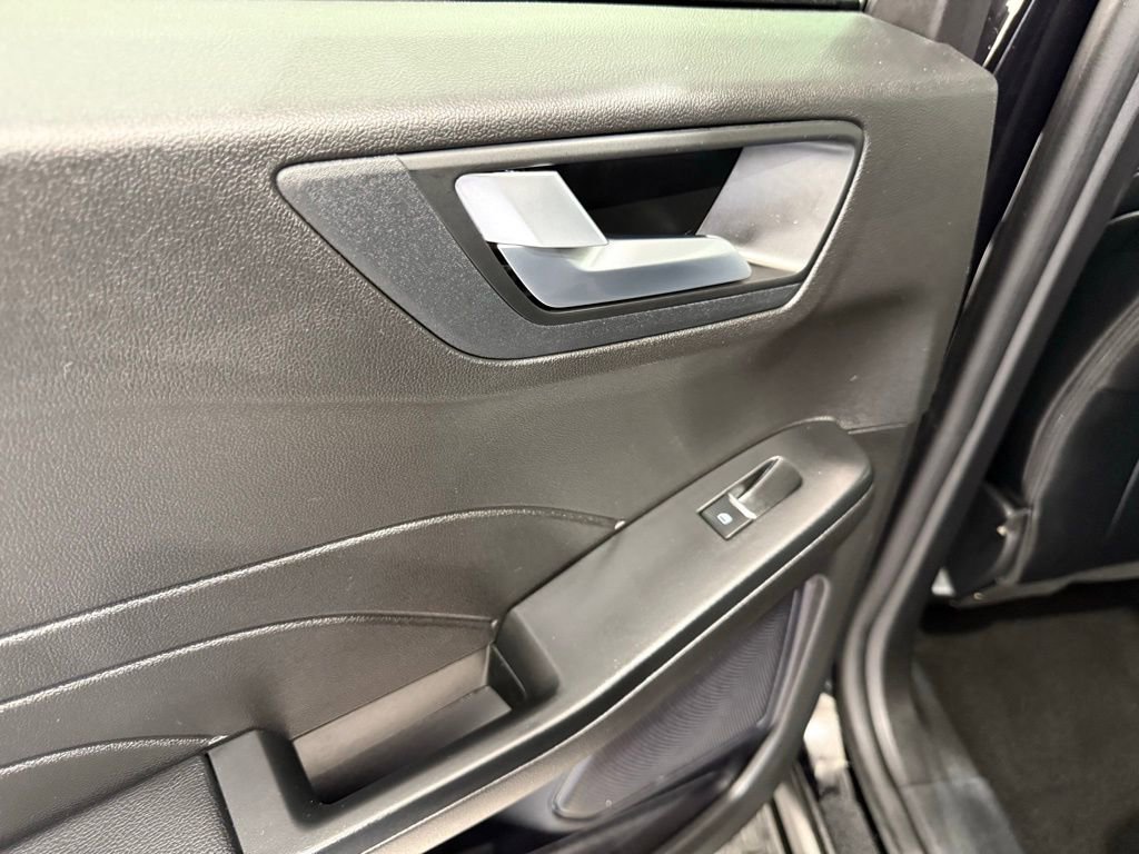 Used 2024 Ford Escape Platinum image 20
