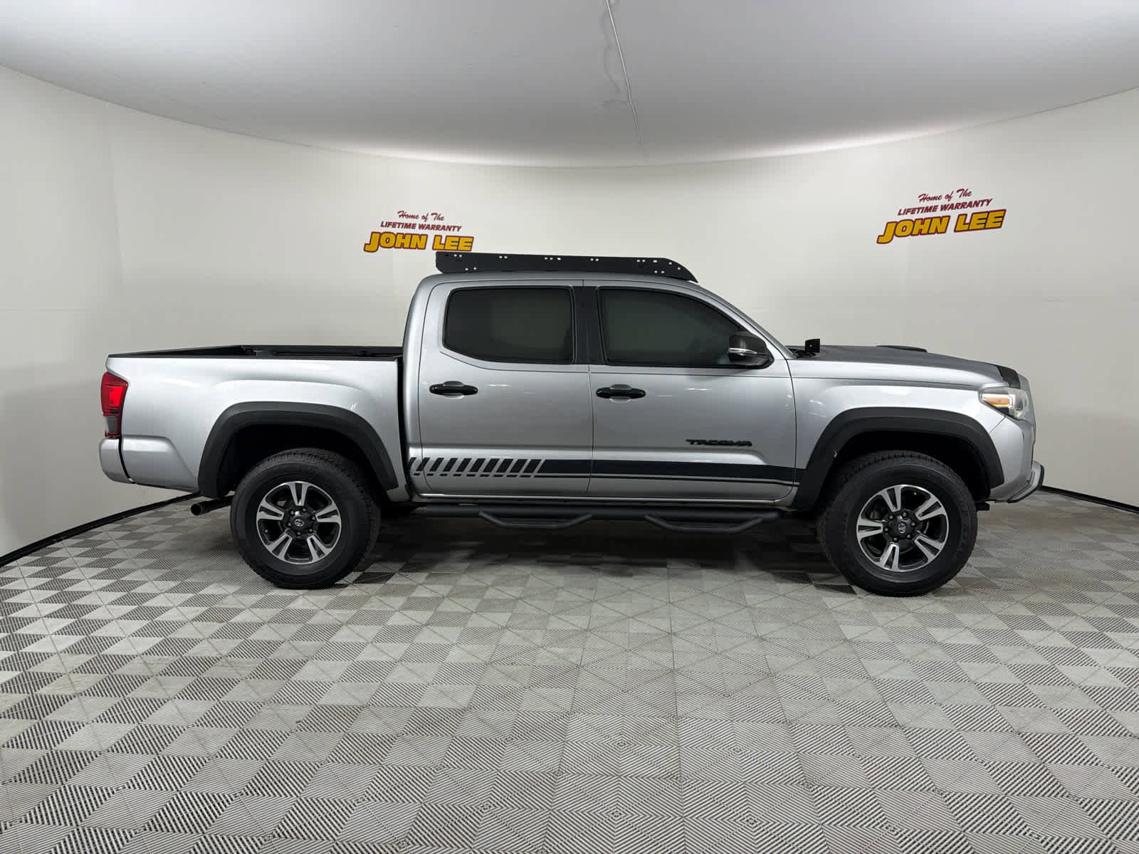 Used 2019 Toyota Tacoma TRD Sport image 7