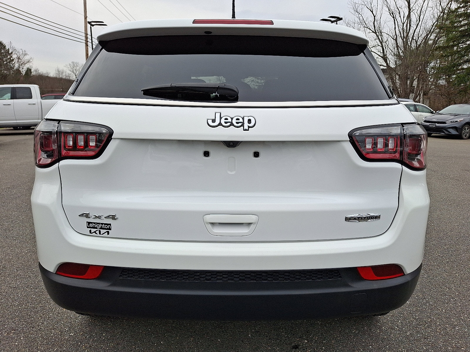 Used 2024 Jeep Compass Latitude image 5