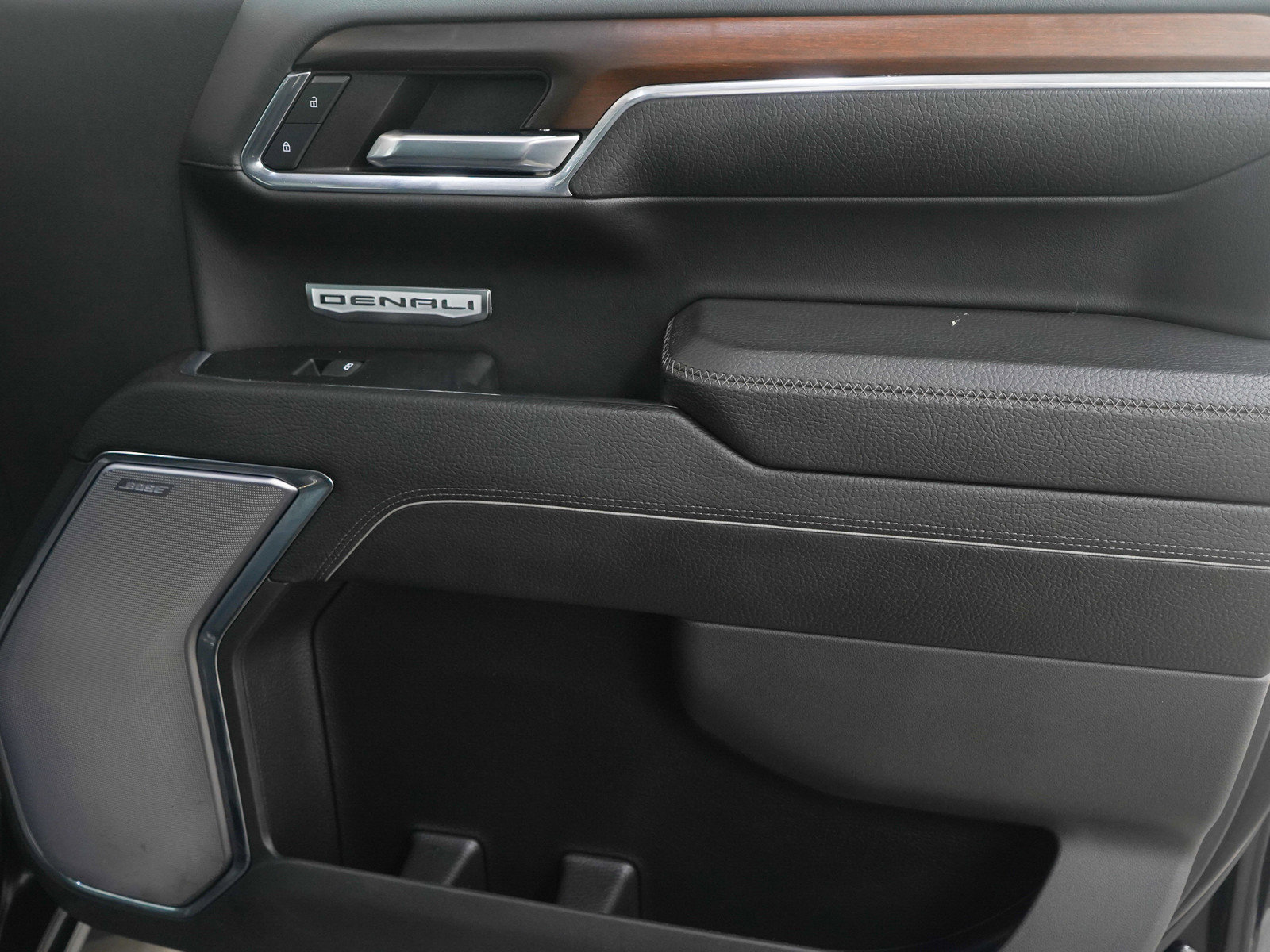 Used 2024 GMC Sierra 1500 Denali w/ Denali Reserve Package image 9