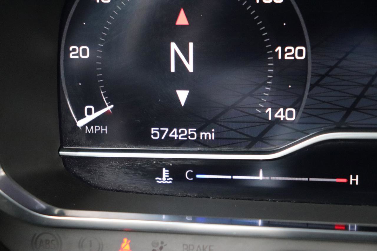 Used 2024 GMC Yukon SLT image 32