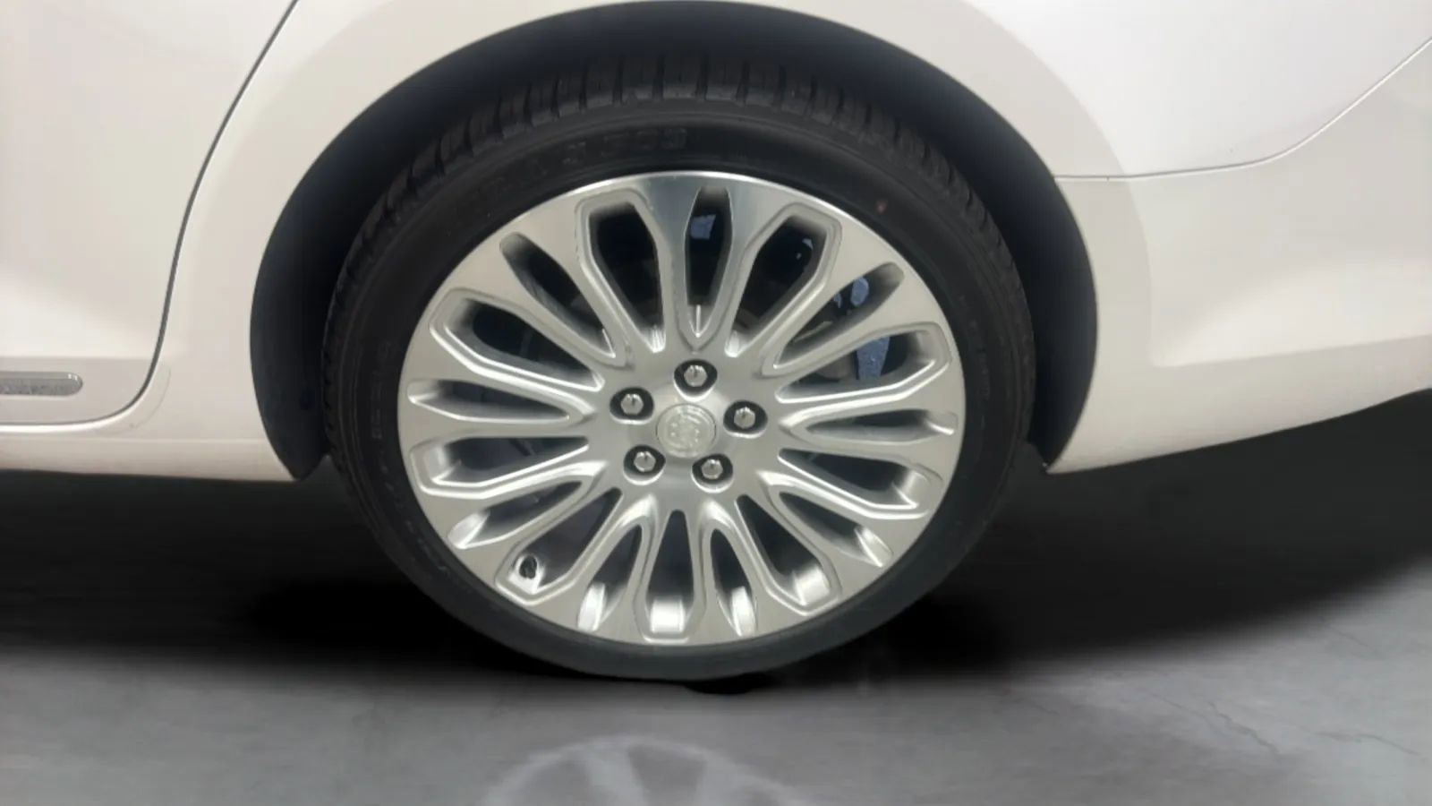 Used 2015 Buick LaCrosse Premium w/ Driver Confidence Package #1 FWD image 32
