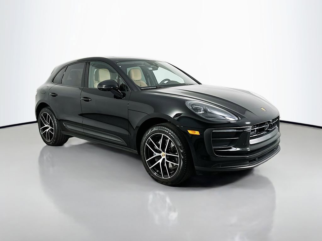 Used 2025 Porsche Macan image 7