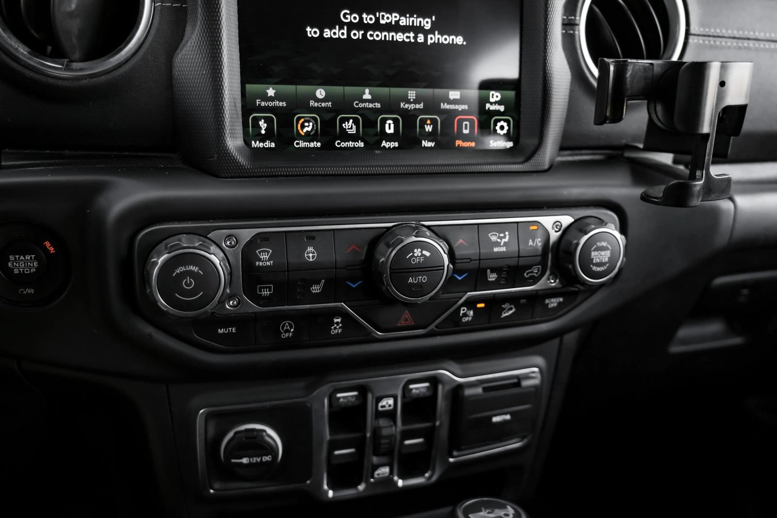 Used 2019 Jeep Wrangler Unlimited Sahara AWD/4WD image 27