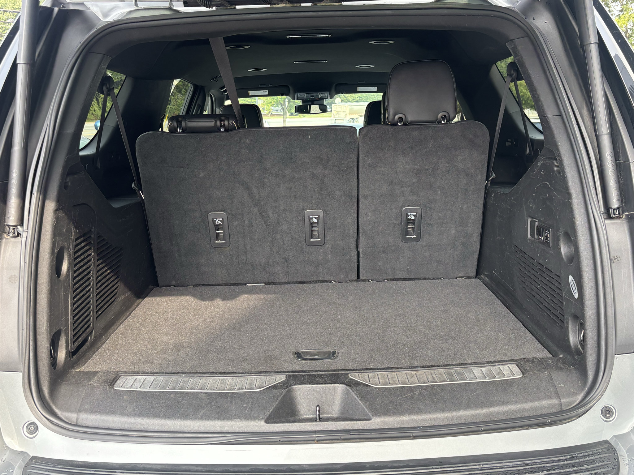 Used 2023 Chevrolet Suburban Premier AWD/4WD image 10