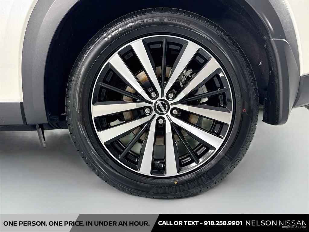 Certified 2024 Nissan Pathfinder Platinum w/ Cargo Package AWD/4WD image 34