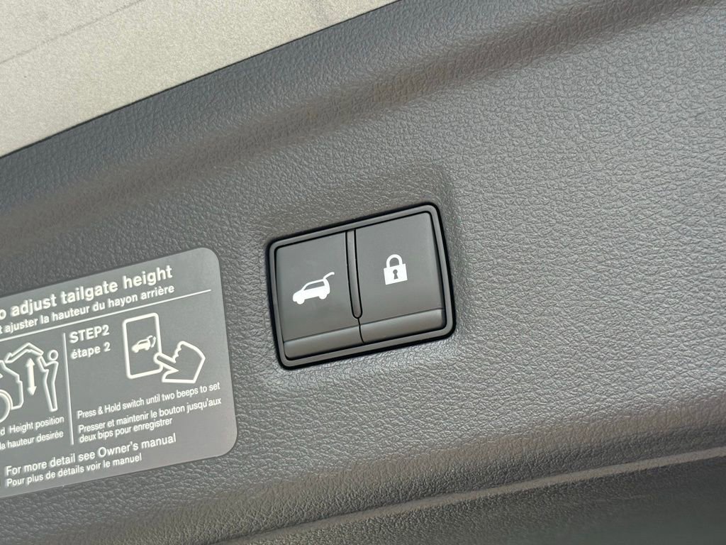 Used 2024 INFINITI QX50 Sensory image 17