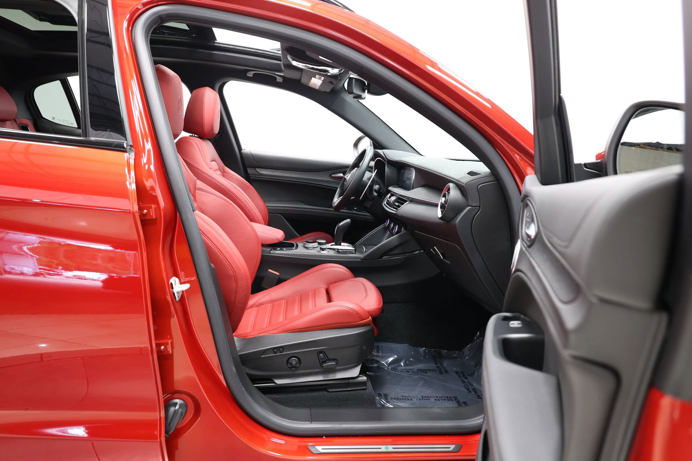 Used 2024 Alfa Romeo Stelvio Quadrifoglio image 77