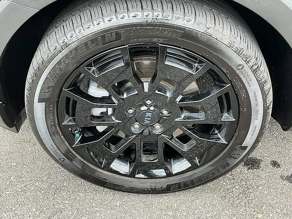 Used 2021 Kia Telluride SX w/ Nightfall Edition Package AWD/4WD image 10