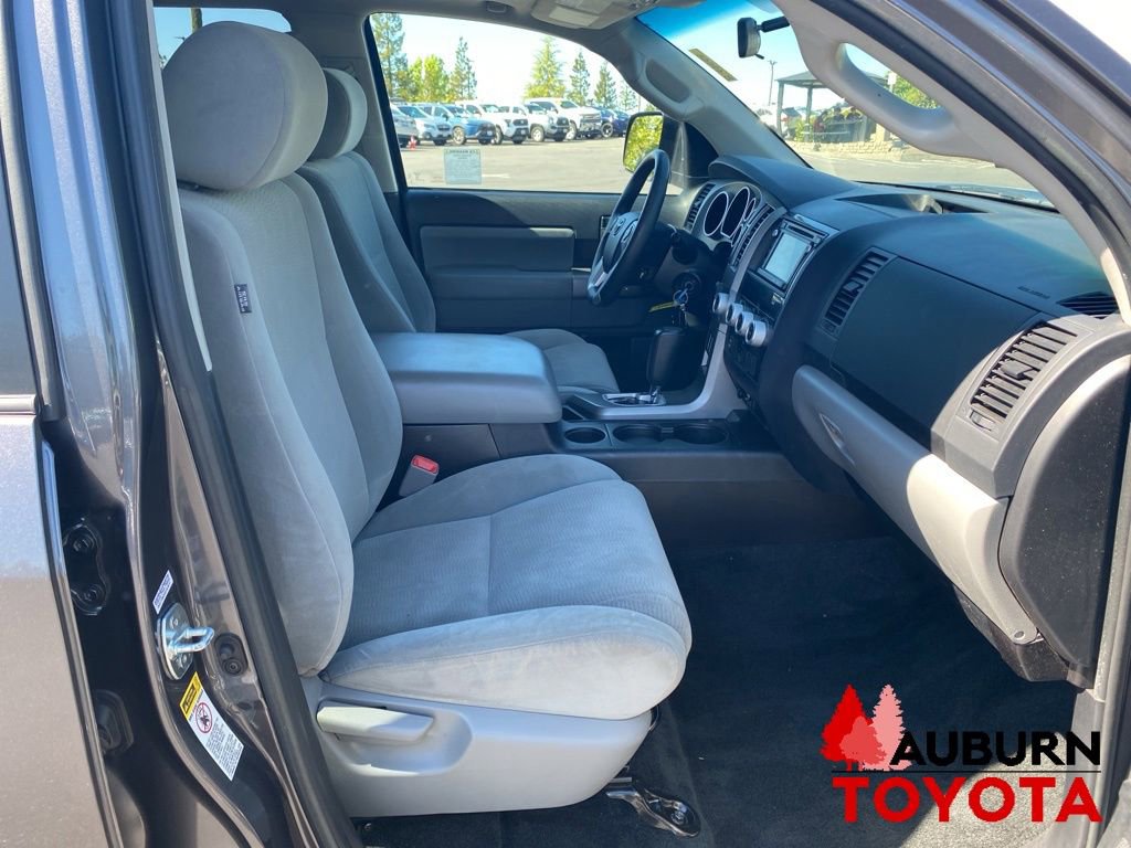 Used 2015 Toyota Sequoia SR5 RWD image 23