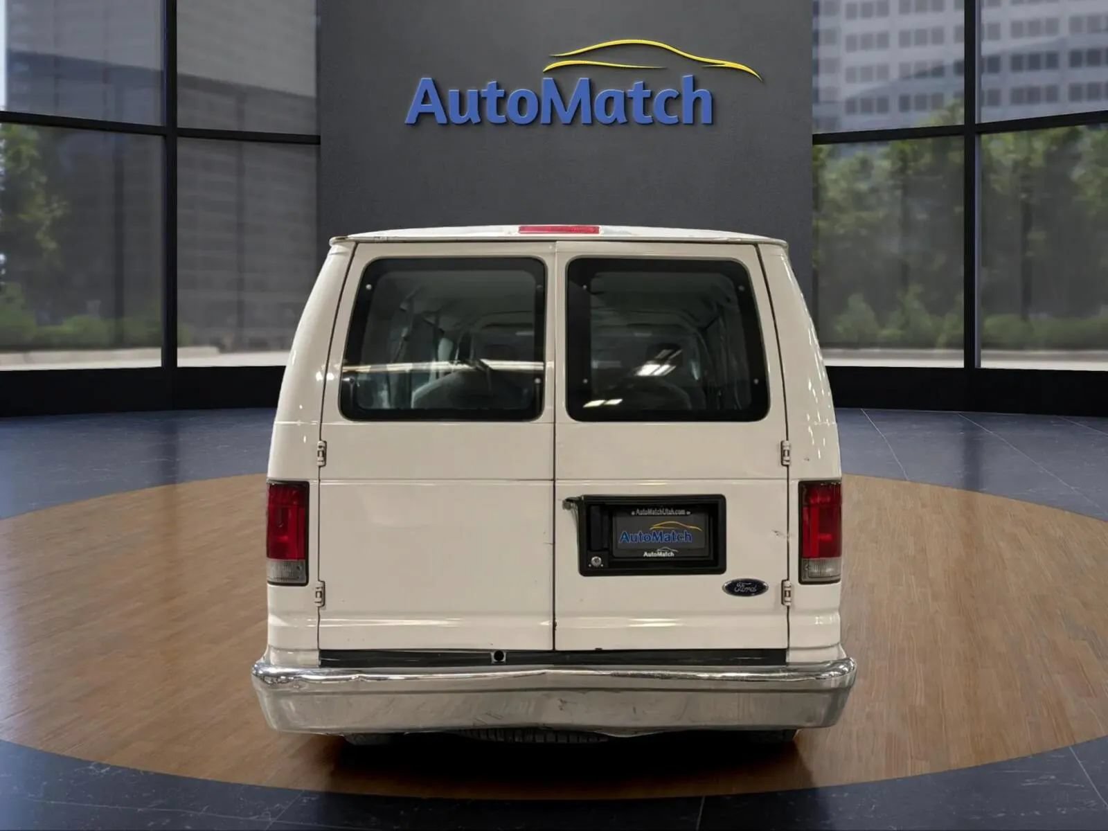 Used 2009 Ford E-350 and Econoline 350 XLT RWD image 9