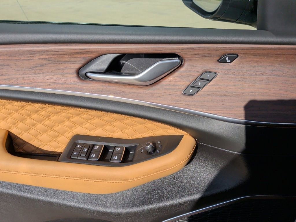 New 2025 Jeep Grand Cherokee Summit image 12