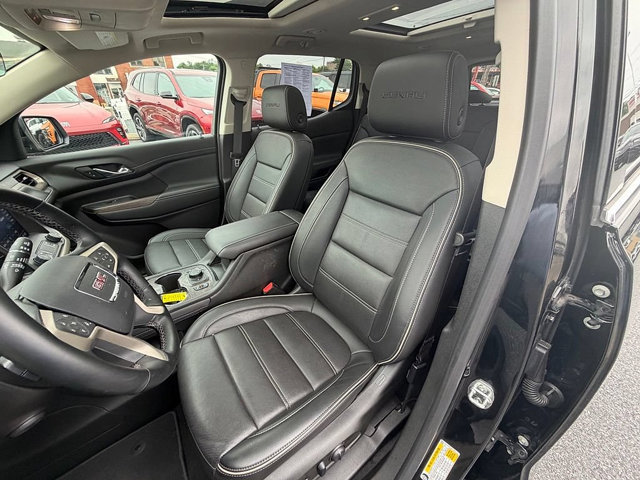 Used 2023 GMC Acadia Denali w/ Denali Technology Package AWD/4WD image 36