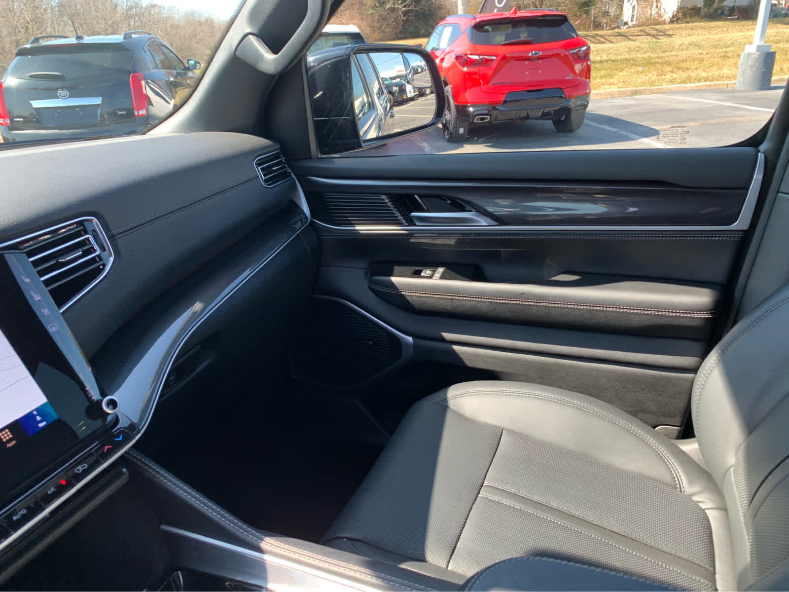 Used 2024 Jeep Wagoneer 4WD w/ Premium Group I image 21