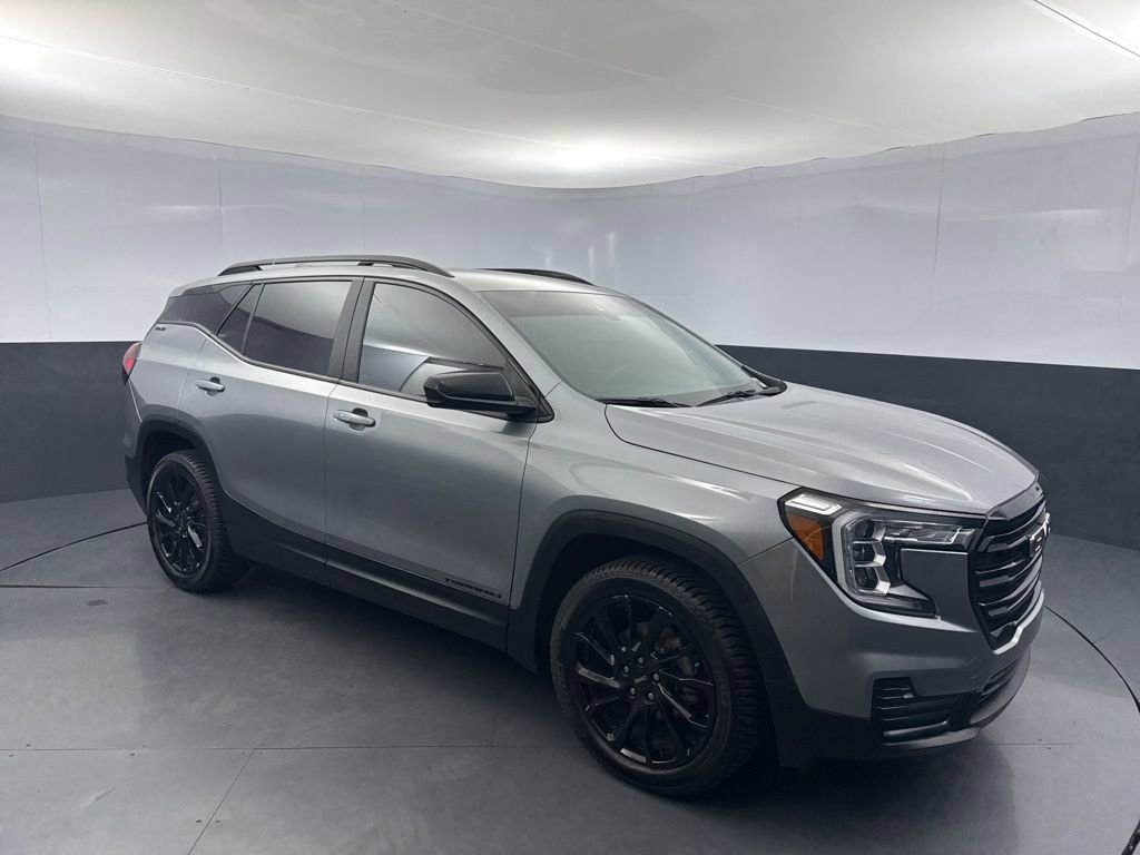 Used 2024 GMC Terrain SLE w/ Elevation Edition FWD image 7