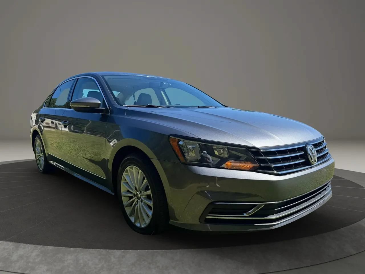 Used 2016 Volkswagen Passat 1.8T SE FWD image 7
