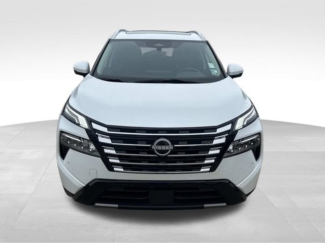 Used 2024 Nissan Rogue Platinum image 2