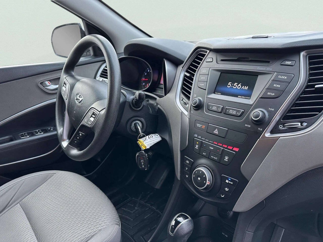 Used 2016 Hyundai Santa Fe SE AWD/4WD image 23