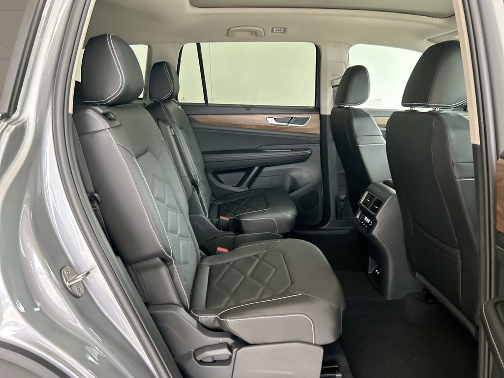 New 2026 Volkswagen Atlas SE image 39