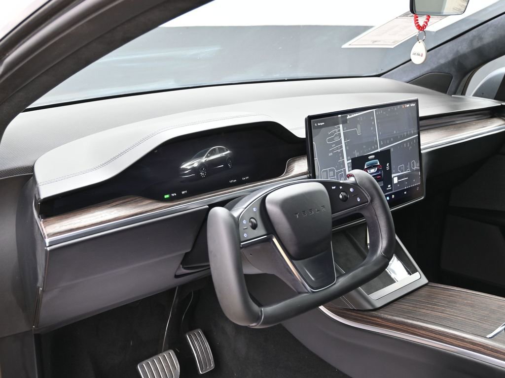 Used 2023 Tesla Model X image 17