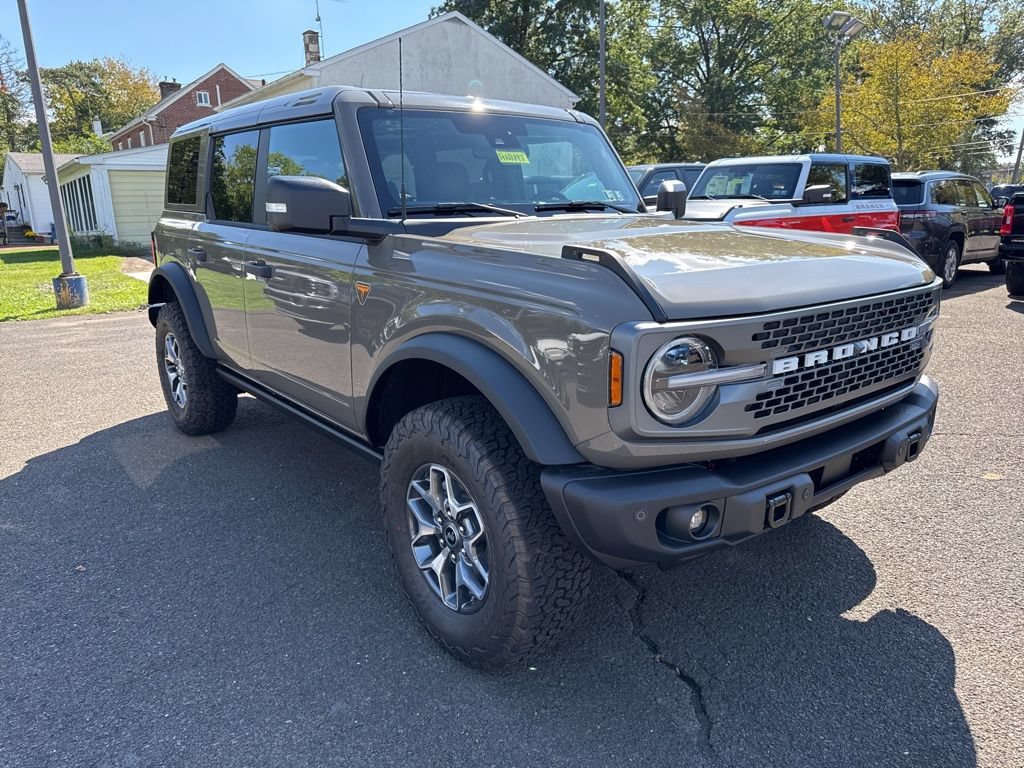 New 2025 Ford Bronco Badlands AWD/4WD image 2