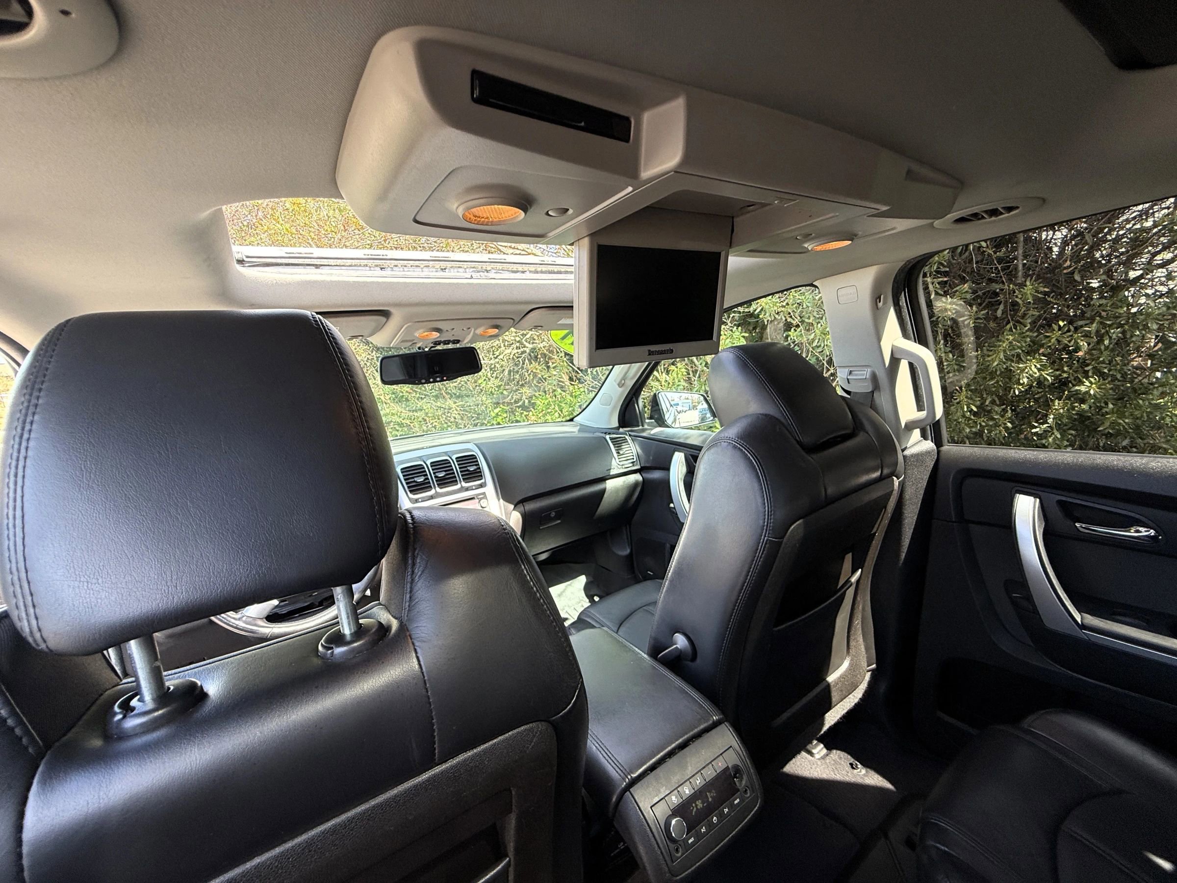 Used 2011 GMC Acadia SLT image 49