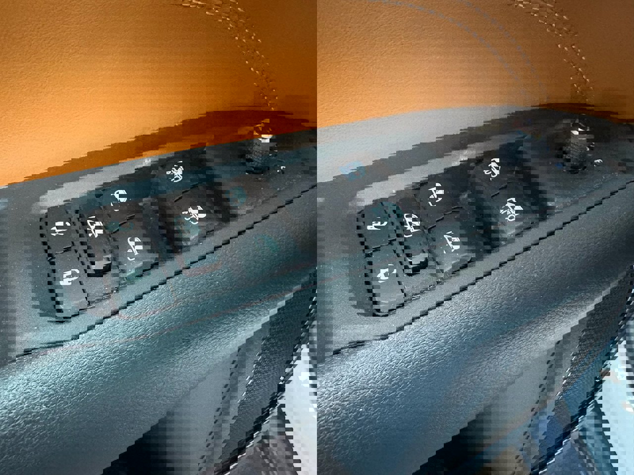 Used 2025 Jeep Compass Limited image 12