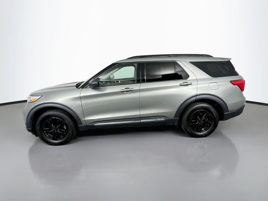 Used 2020 Ford Explorer XLT w/ Cold Weather Package AWD/4WD image 4