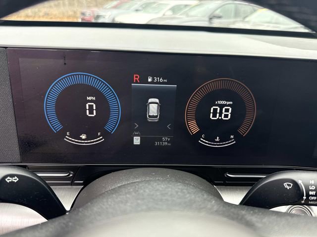 Used 2025 Hyundai Kona SEL AWD/4WD image 35