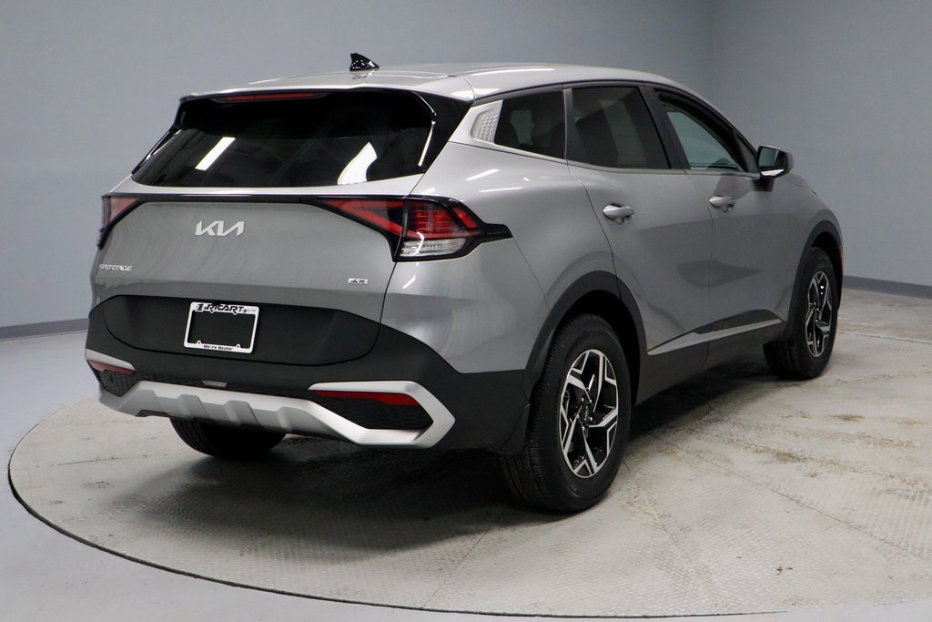 Used 2023 Kia Sportage LX image 11