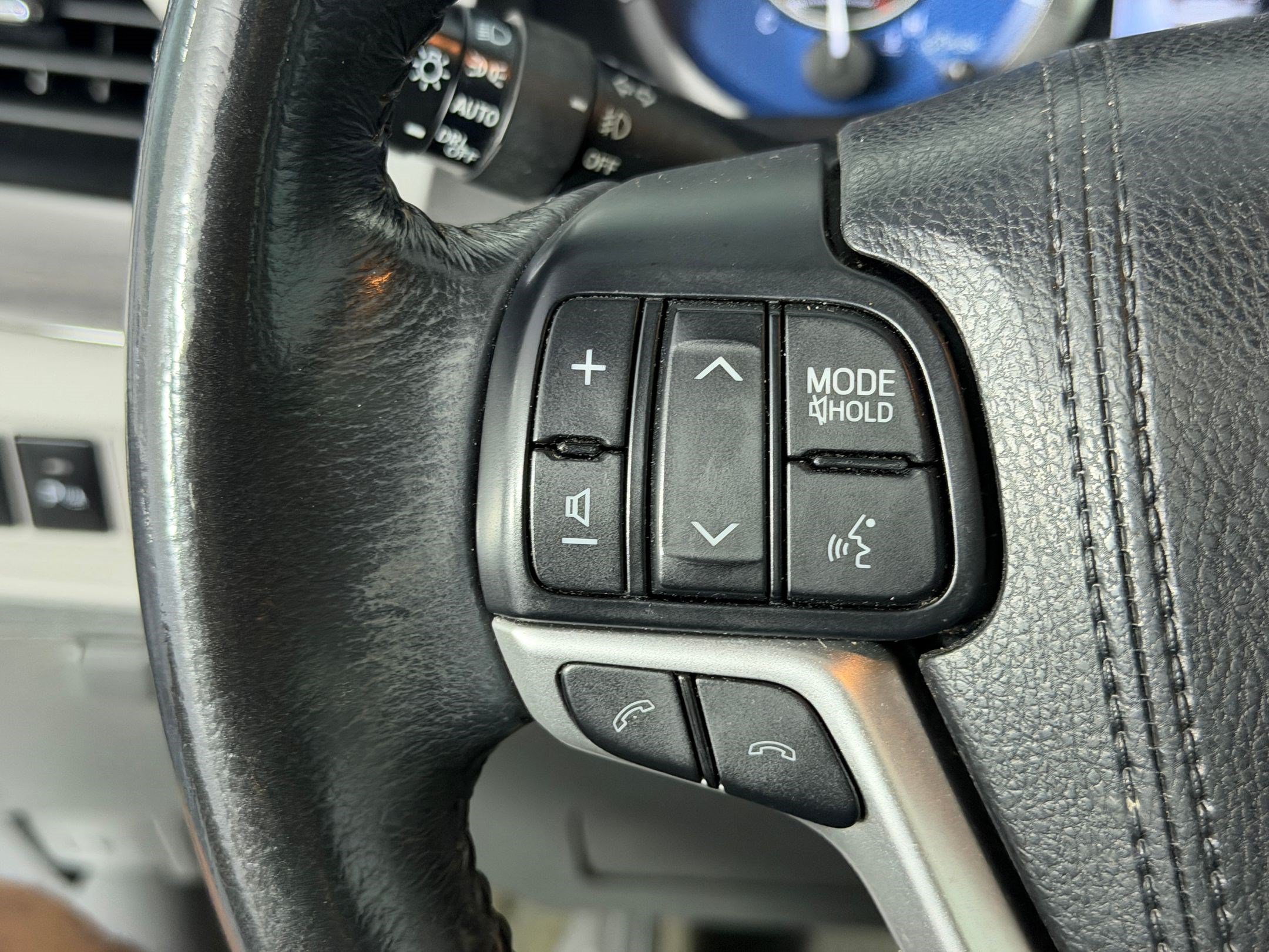 Used 2018 Toyota Sienna XLE w/ XLE Navigation Package FWD image 14