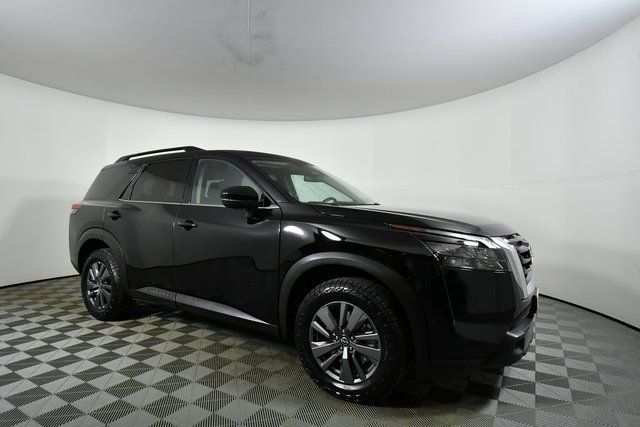Used 2024 Nissan Pathfinder SV image 9