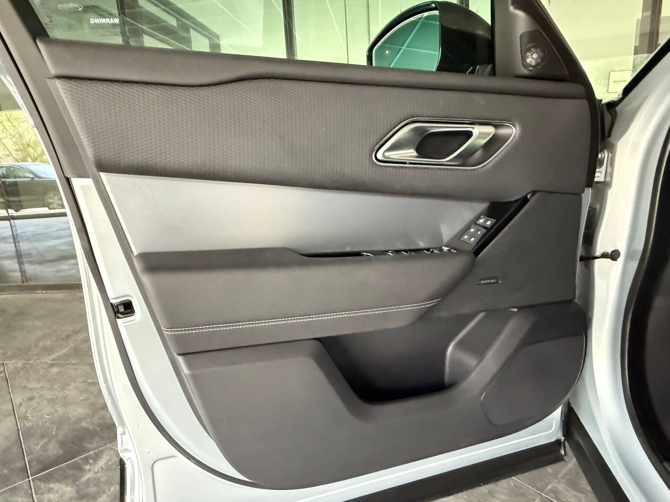 Certified 2023 Land Rover Range Rover Velar R-Dynamic S image 22