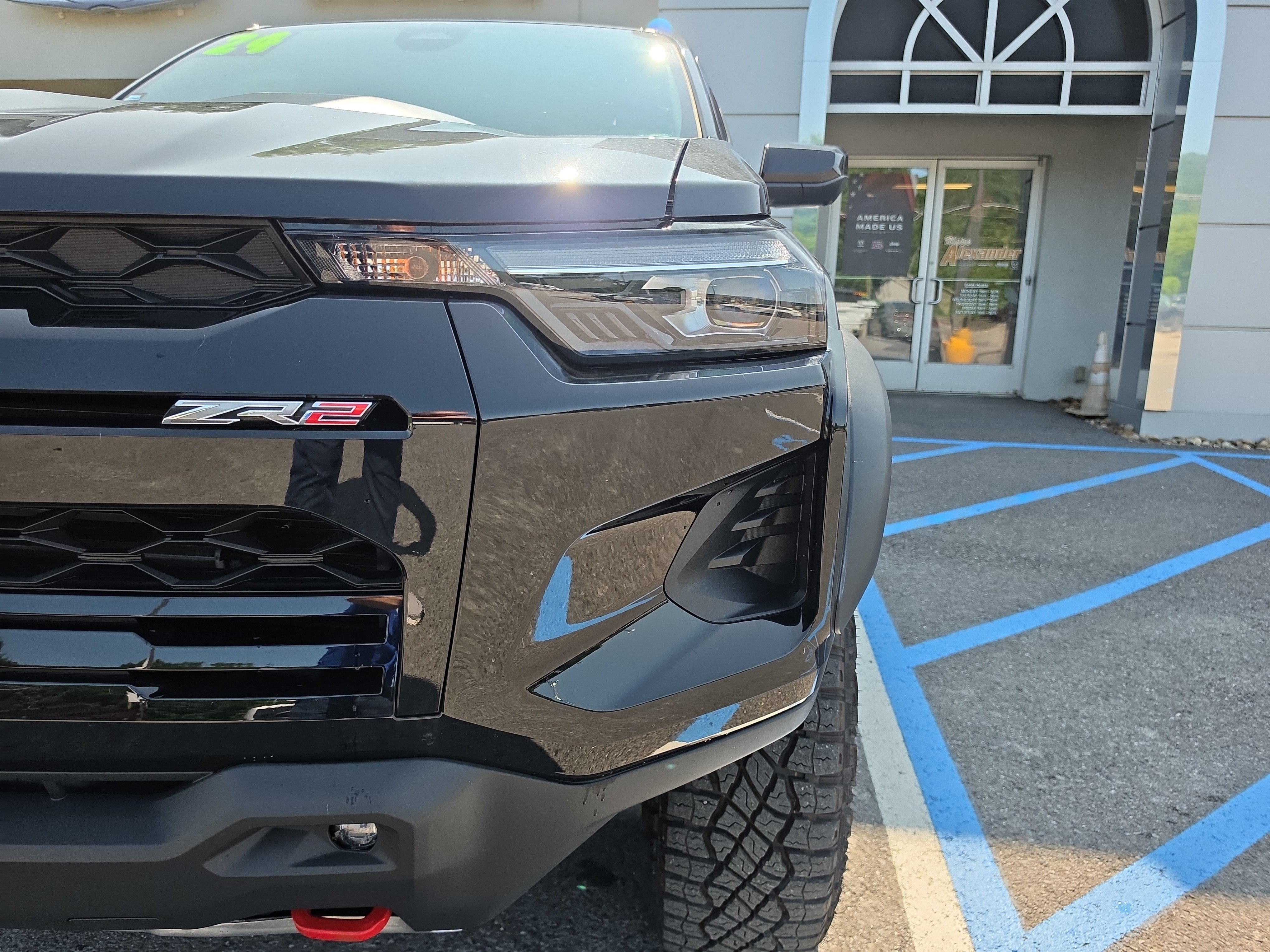 Used 2024 Chevrolet Colorado ZR2 w/ Technology Package AWD/4WD image 10