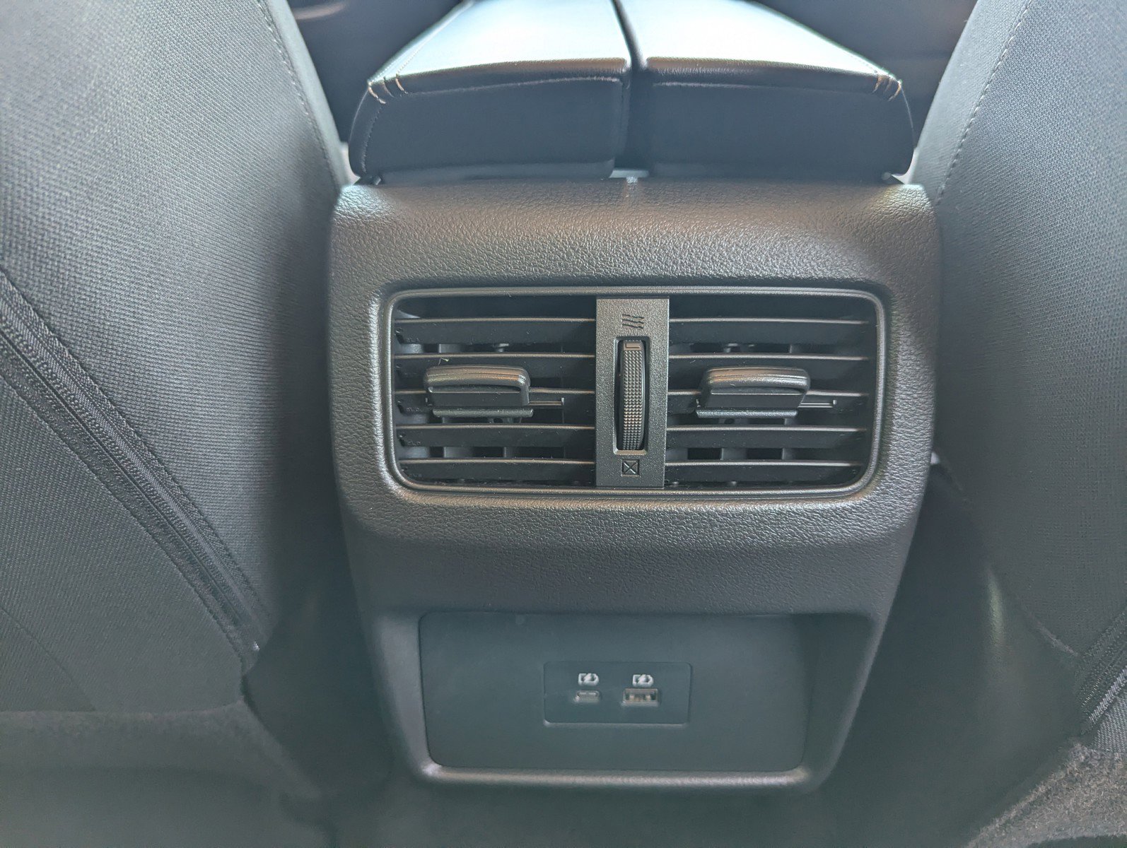 Used 2023 Nissan Rogue SV image 15