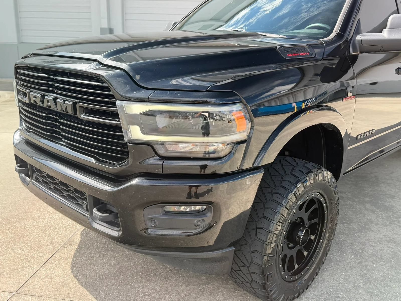Used 2020 RAM 2500 Laramie w/ Night Edition AWD/4WD image 2