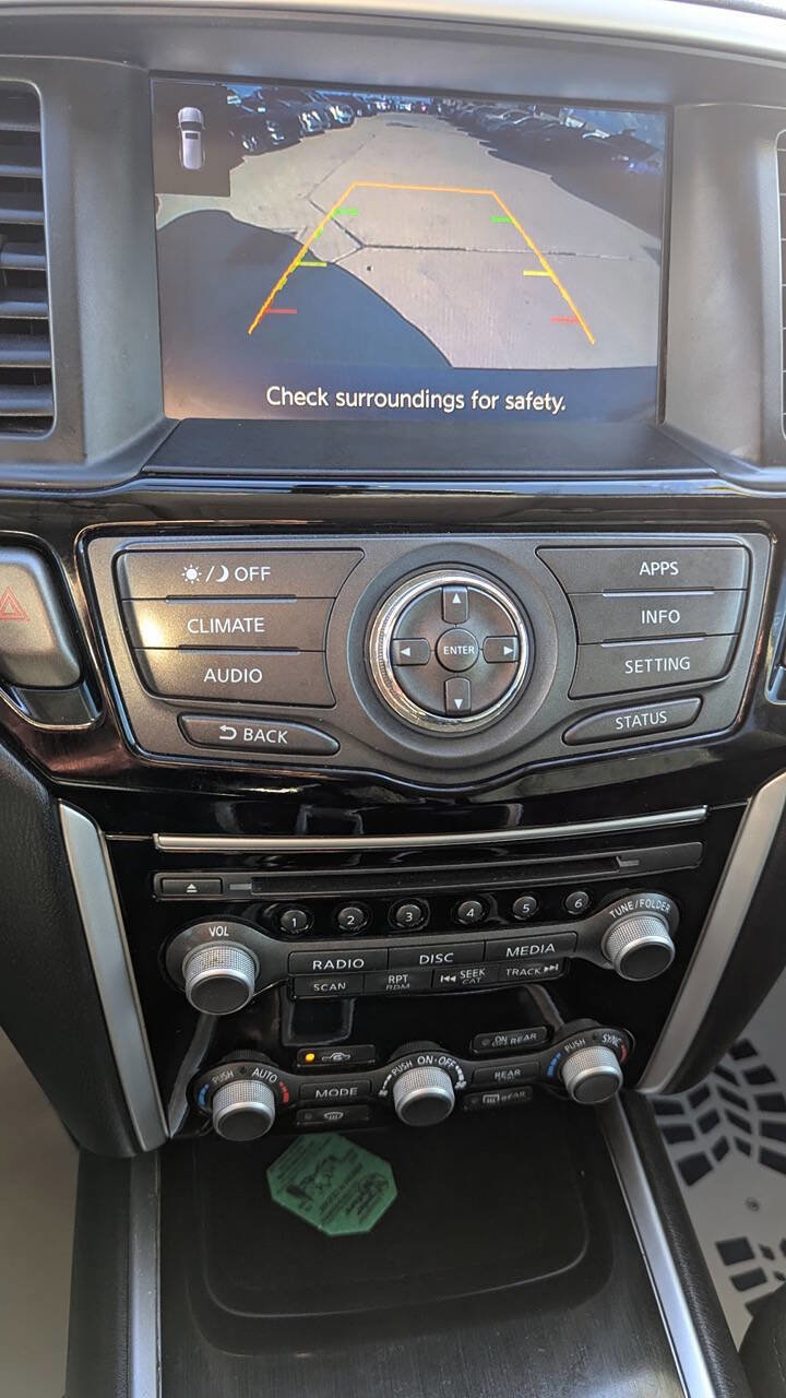 Used 2019 Nissan Pathfinder SV image 11