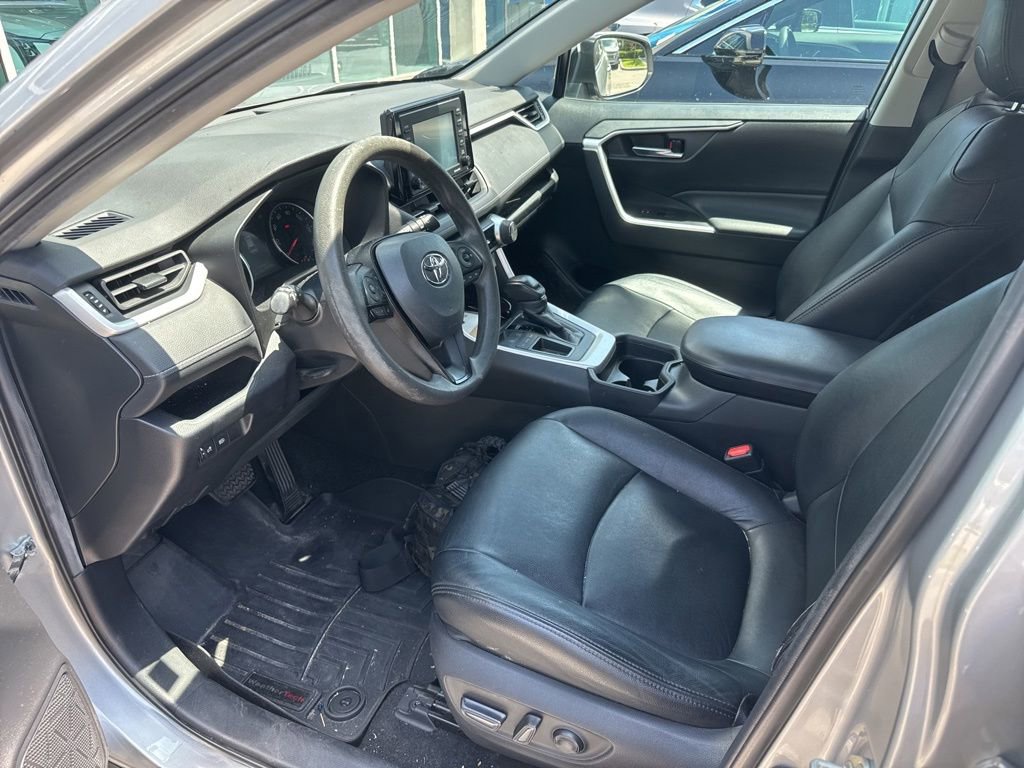 Used 2020 Toyota RAV4 XLE FWD image 4
